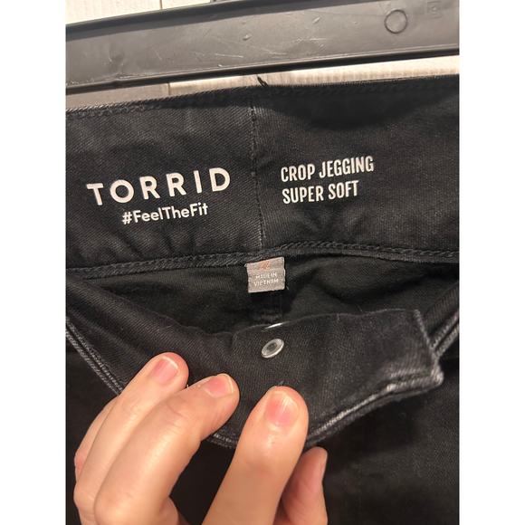 Torrid Black Crop Jegging Size 22 - Picture 9 of 10